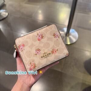 NWT COACH Large Jewelry Box Signature Floral Pattern Flowers CAP66 Gold/Sand